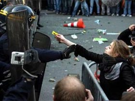 Студенческие протесты в Париже. Фото с сайта alf-nn.front.ru