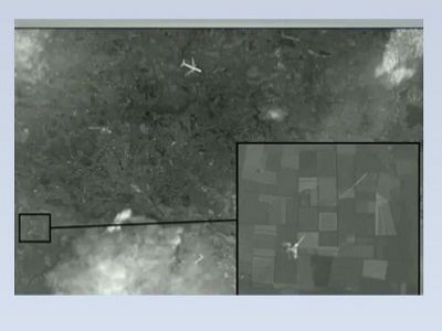 Фейковое изображение Боинга и истребителя. Снимок экрана из трансляции Первого канала, http://www.youtube.com/watch?v=vedD-wUalAU#t=151