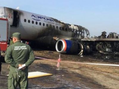 Крушение самолета Аэрофлота SSJ-100, который совершил аварийную посадку 5 мая. Фото: Следственный комитет России