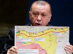 Президент Турции Реджеп Эрдоган демонстрирует карту с 