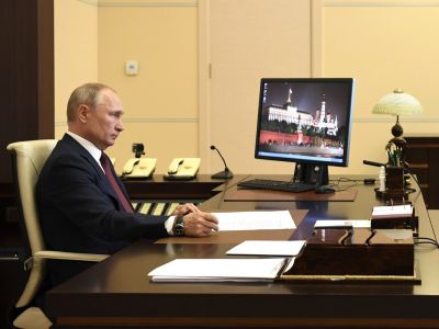 Владимир Путин проводит совещание из Ново-Огарева, 26.05.20. Фото: kremlin.ru