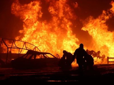 Взрыв и пожар, 14.08.23. Фото: МЧС России